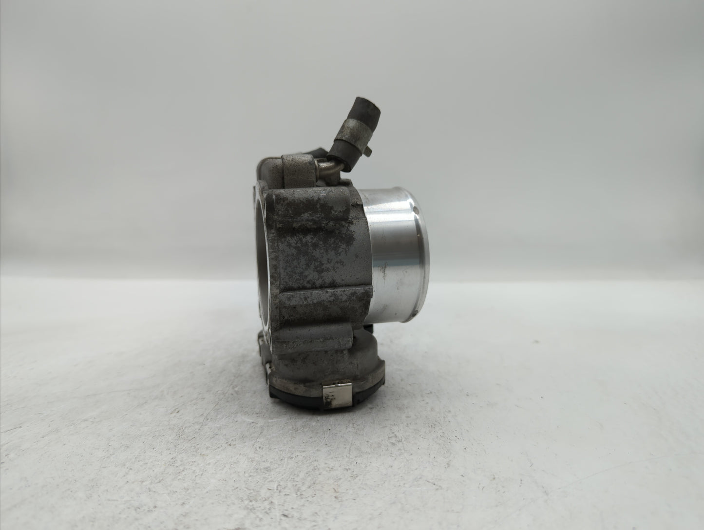 2017-2019 Kia Sportage Throttle Body P/N:35100-2G600 Fits Fits 2015 2016 2017 2018 2019 OEM Used Auto Parts - Oemusedautopar