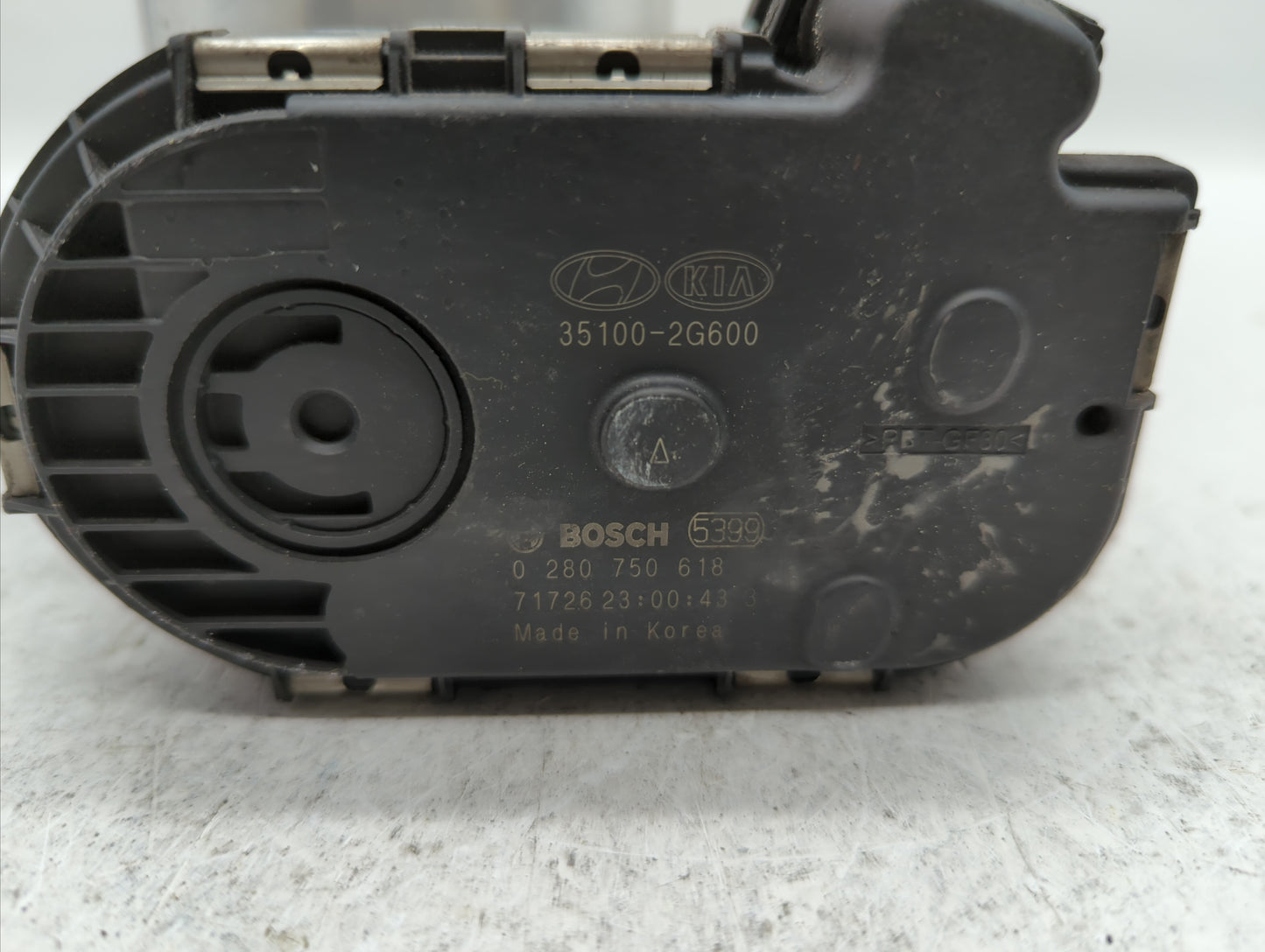 2017-2019 Kia Sportage Throttle Body P/N:35100-2G600 Fits Fits 2015 2016 2017 2018 2019 OEM Used Auto Parts - Oemusedautopar