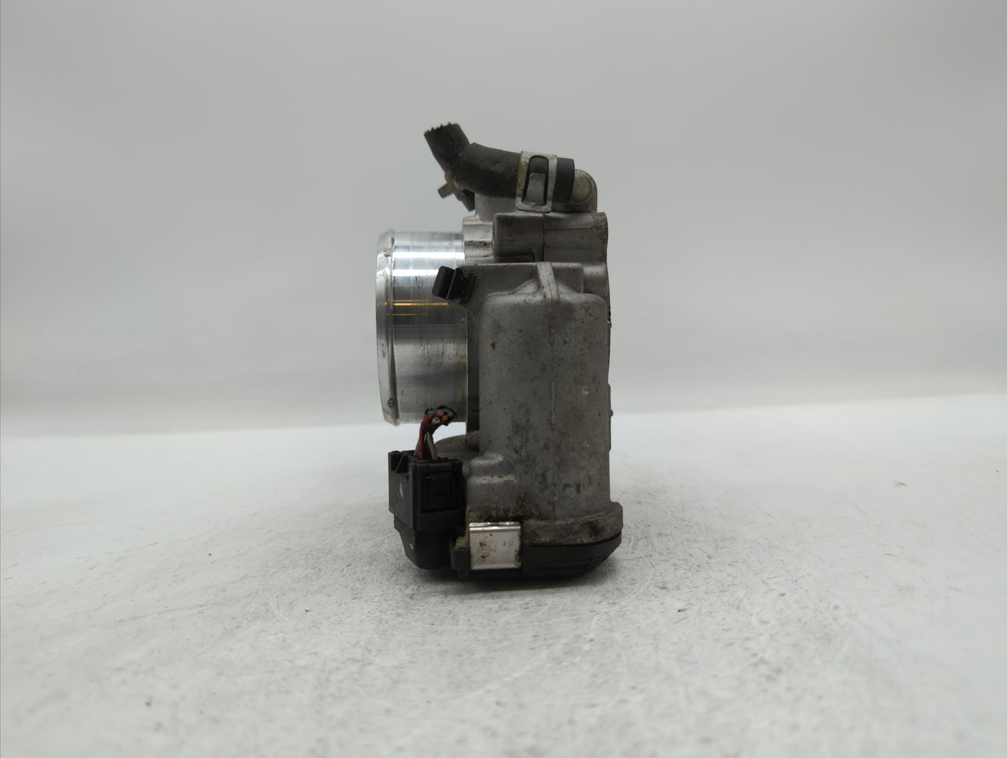 2017-2019 Kia Sportage Throttle Body P/N:35100-2G600 Fits Fits 2015 2016 2017 2018 2019 OEM Used Auto Parts - Oemusedautopar