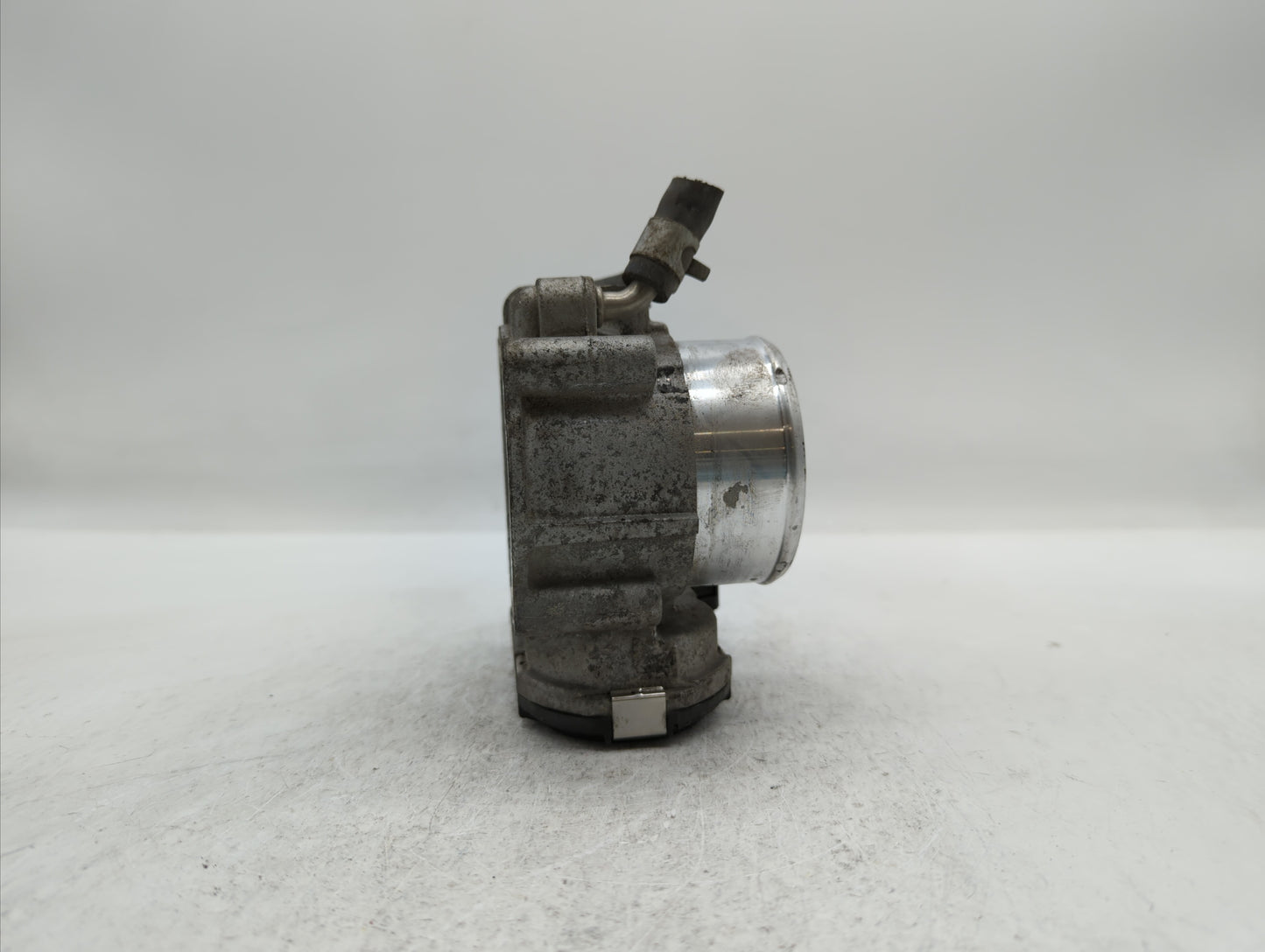 2017-2019 Kia Sportage Throttle Body P/N:35100-2G600 Fits Fits 2015 2016 2017 2018 2019 OEM Used Auto Parts - Oemusedautopar