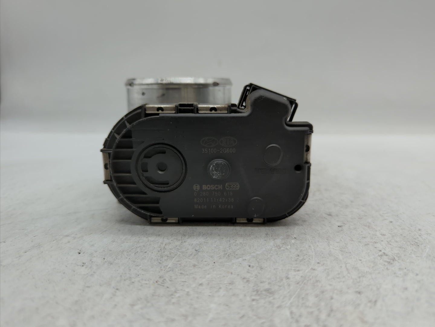 2017-2019 Kia Sportage Throttle Body P/N:35100-2G600 Fits Fits 2015 2016 2017 2018 2019 OEM Used Auto Parts - Oemusedautopar