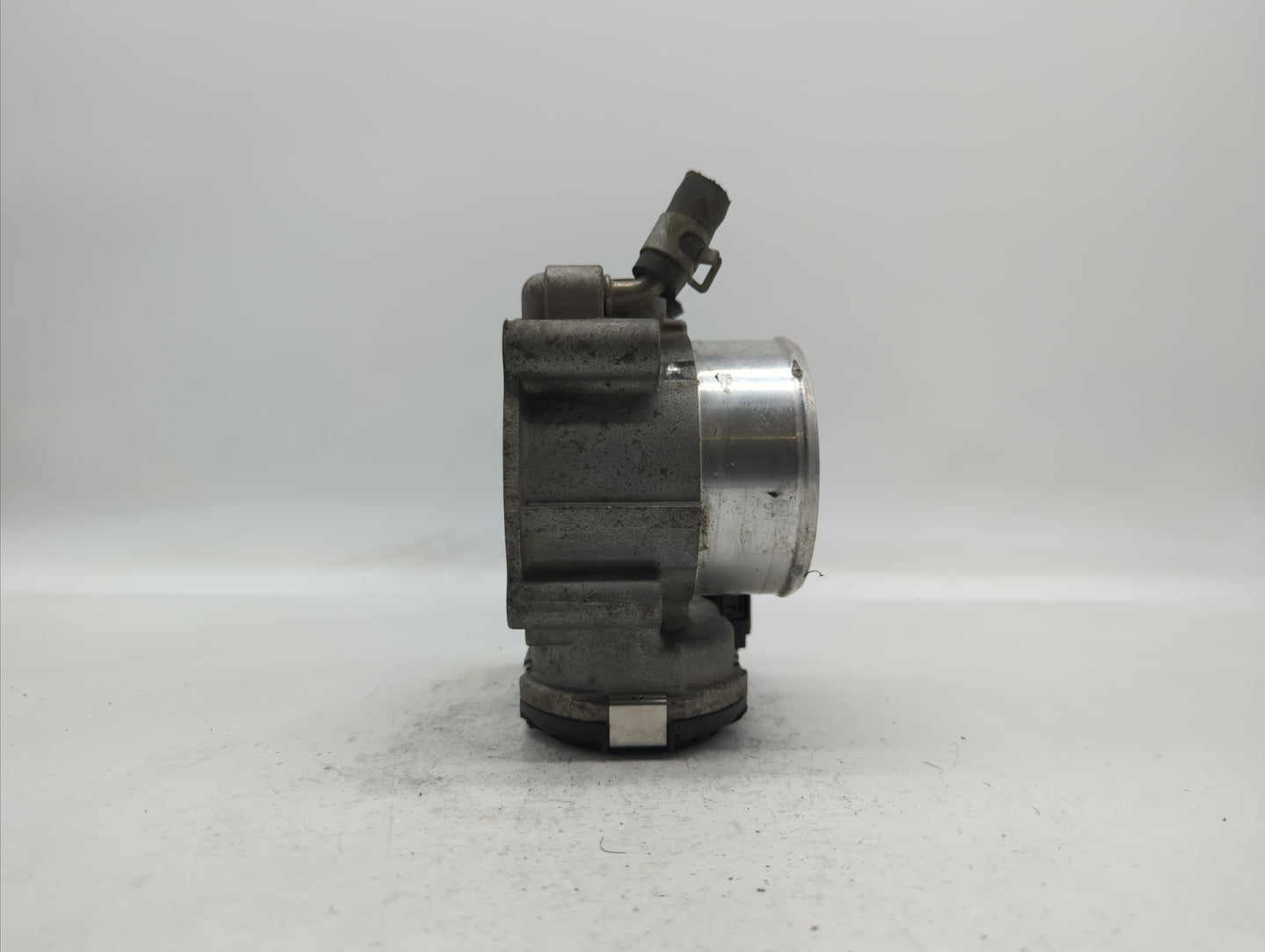 2017-2019 Kia Sportage Throttle Body P/N:35100-2G600 Fits Fits 2015 2016 2017 2018 2019 OEM Used Auto Parts - Oemusedautopar