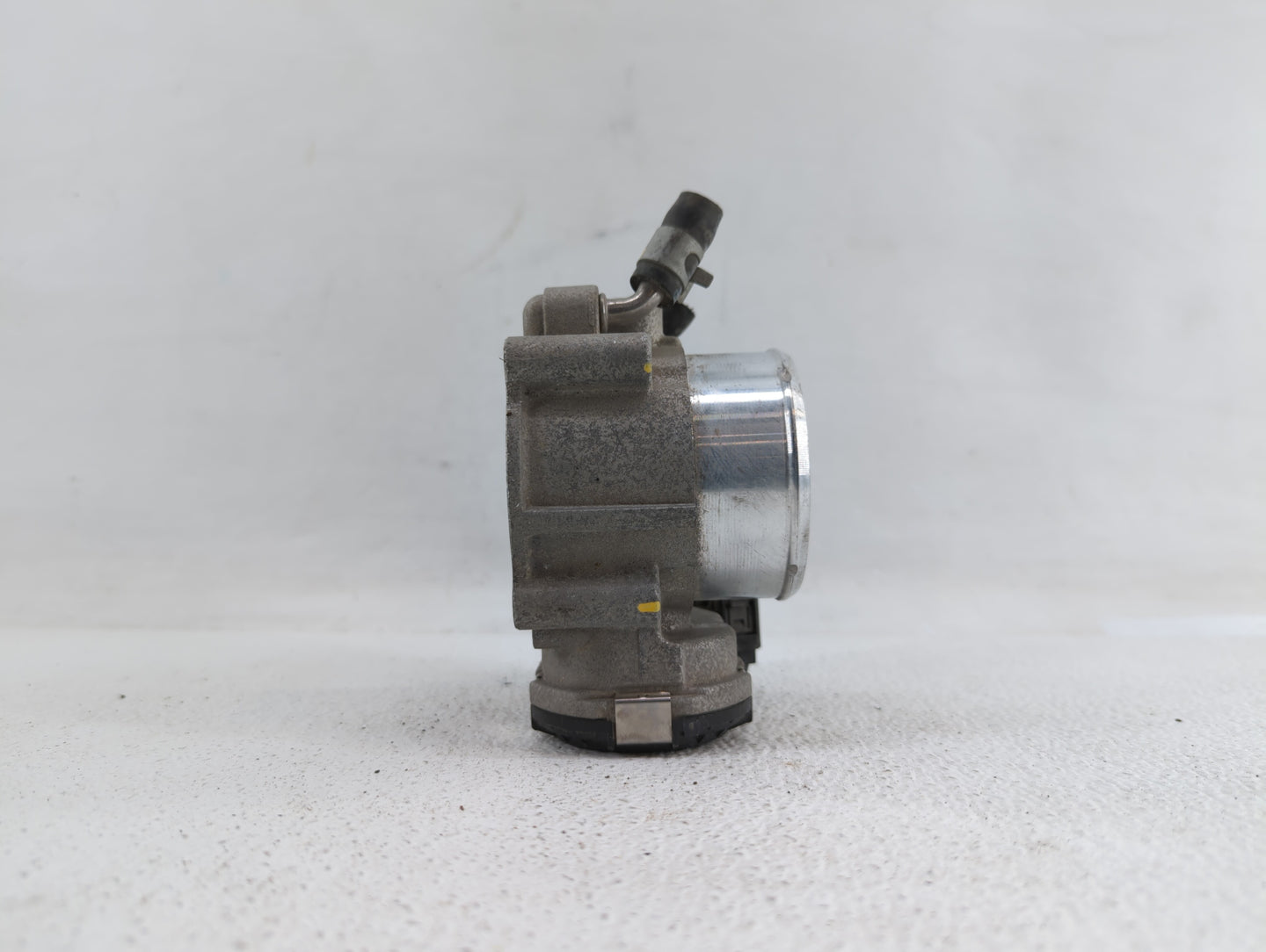 2017-2019 Kia Sportage Throttle Body P/N:35100-2G600 Fits Fits 2015 2016 2017 2018 2019 OEM Used Auto Parts - Oemusedautopar