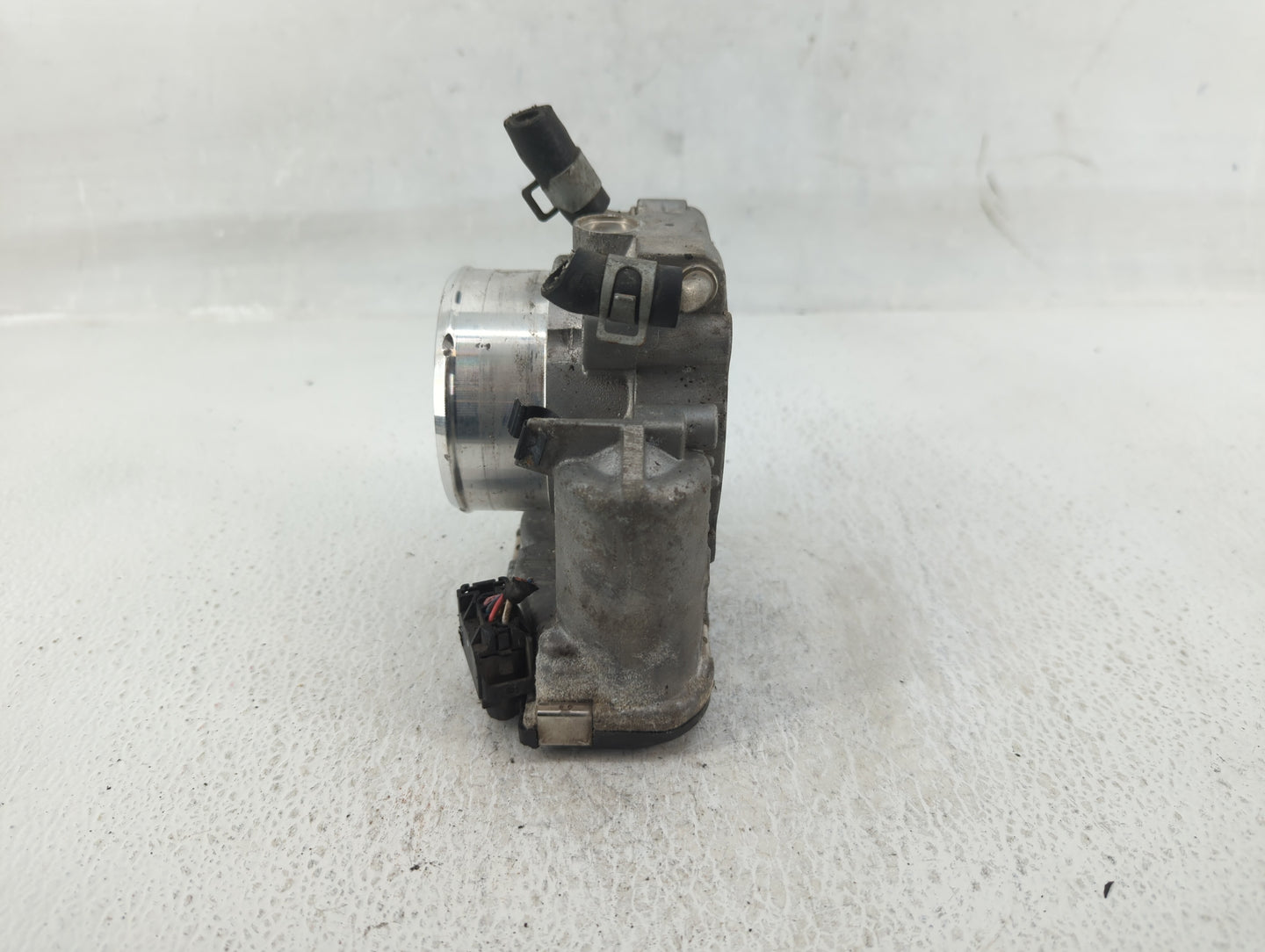 2017-2021 Kia Sportage Throttle Body P/N:35100-2G600 Fits Fits 2015 2016 2017 2018 2019 2020 2021 OEM Used Auto Parts - Oemu
