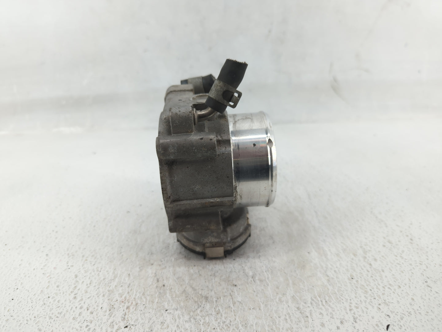2017-2021 Kia Sportage Throttle Body P/N:35100-2G600 Fits Fits 2015 2016 2017 2018 2019 2020 2021 OEM Used Auto Parts - Oemu