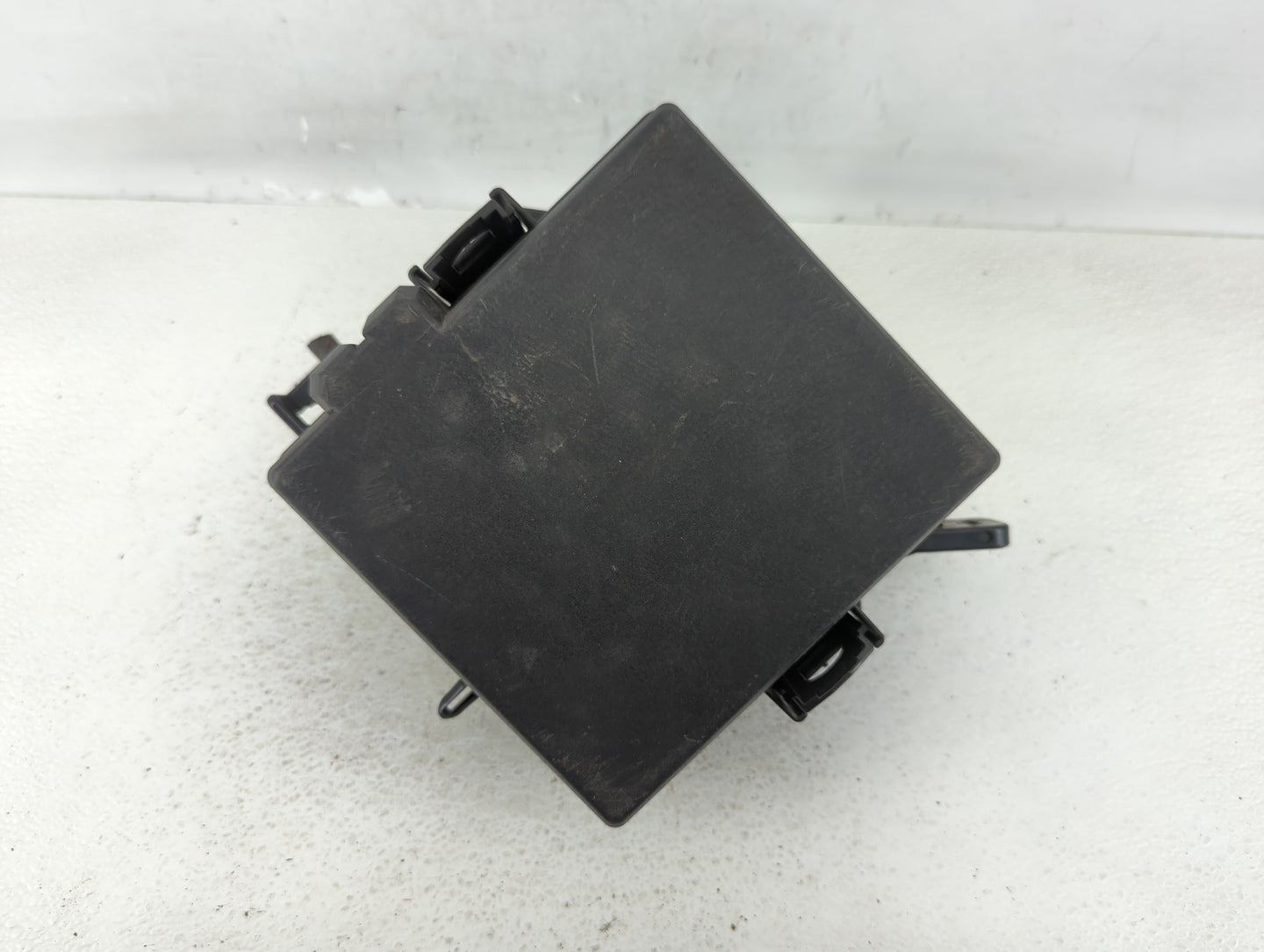 2017-2019 Kia Sportage Fusebox Fuse Box Panel Relay Module P/N:91941-D9520 Fits Fits 2017 2018 2019 OEM Used Auto Parts - Oe