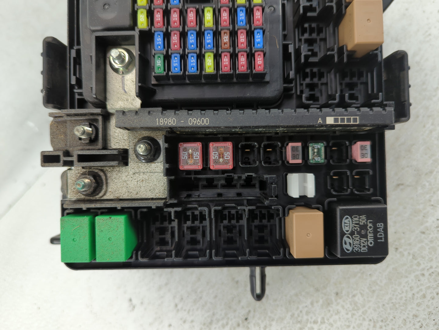 2017-2019 Kia Sportage Fusebox Fuse Box Panel Relay Module P/N:91941-D9520 Fits Fits 2017 2018 2019 OEM Used Auto Parts - Oe