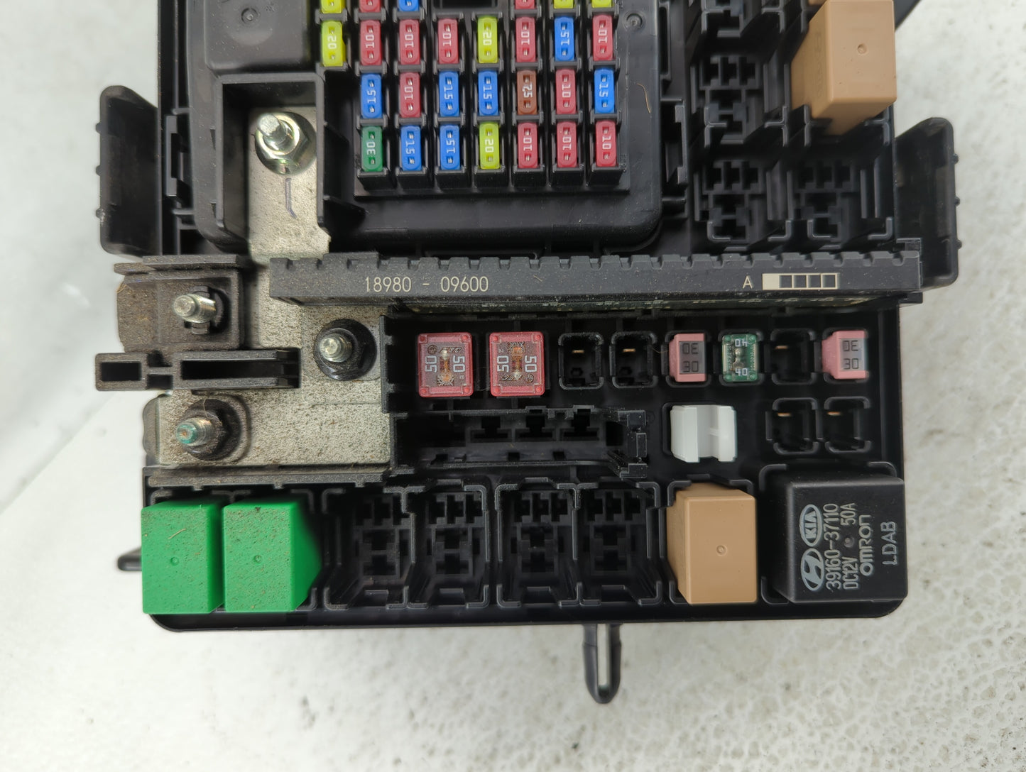 2017-2019 Kia Sportage Fusebox Fuse Box Panel Relay Module P/N:91941-D9520 Fits Fits 2017 2018 2019 OEM Used Auto Parts - Oe