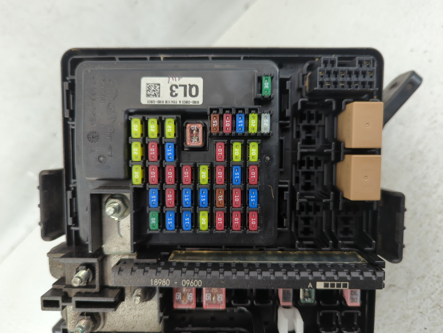 2017-2019 Kia Sportage Fusebox Fuse Box Panel Relay Module P/N:91941-D9520 Fits Fits 2017 2018 2019 OEM Used Auto Parts - Oe