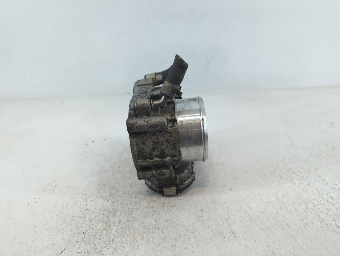 2017-2021 Kia Sportage Throttle Body P/N:35100-2G600 Fits Fits 2015 2016 2017 2018 2019 2020 2021 OEM Used Auto Parts - Oemu