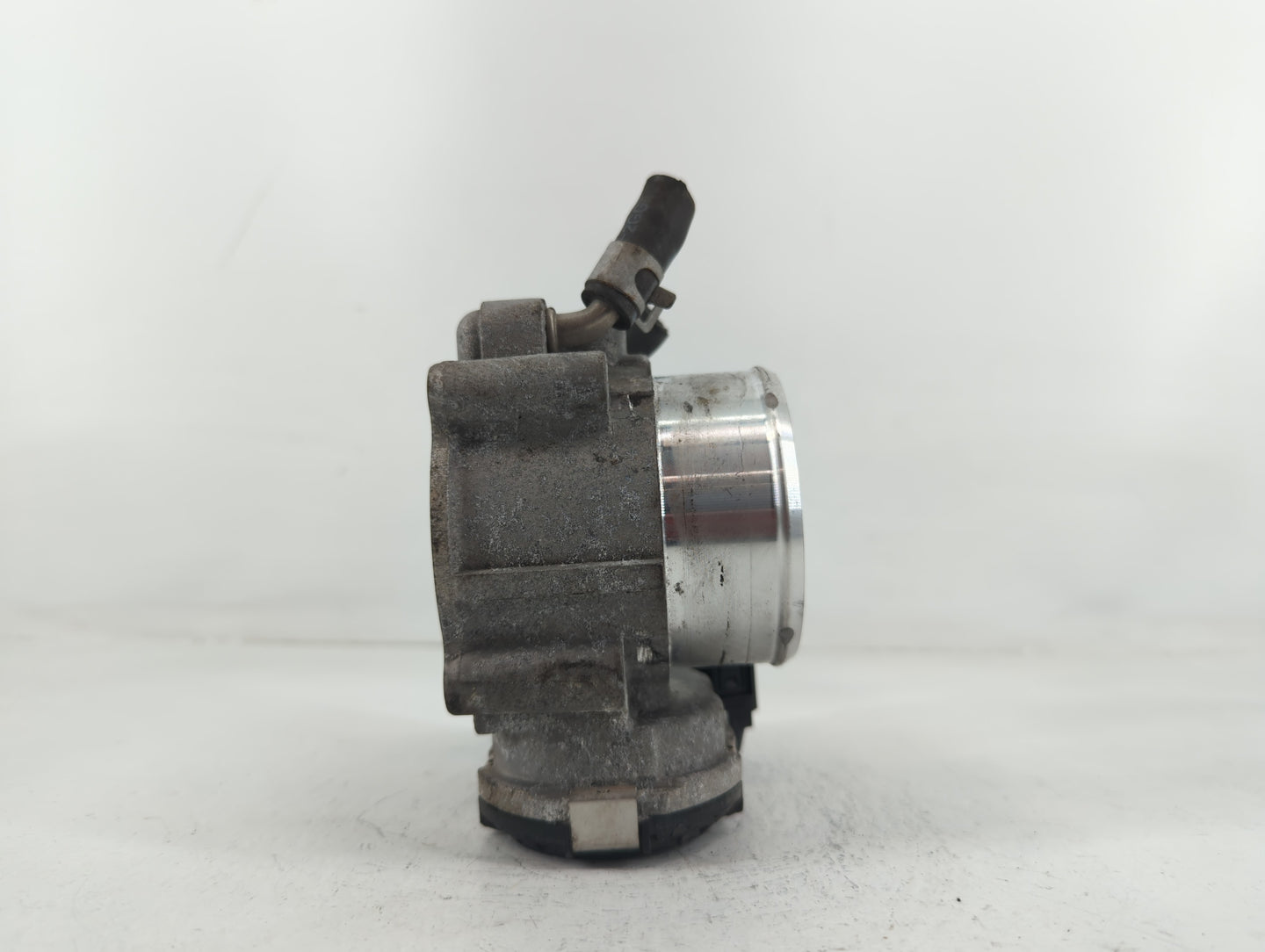 2017-2021 Kia Sportage Throttle Body P/N:35100-2G600 Fits Fits 2015 2016 2017 2018 2019 2020 2021 OEM Used Auto Parts - Oemu