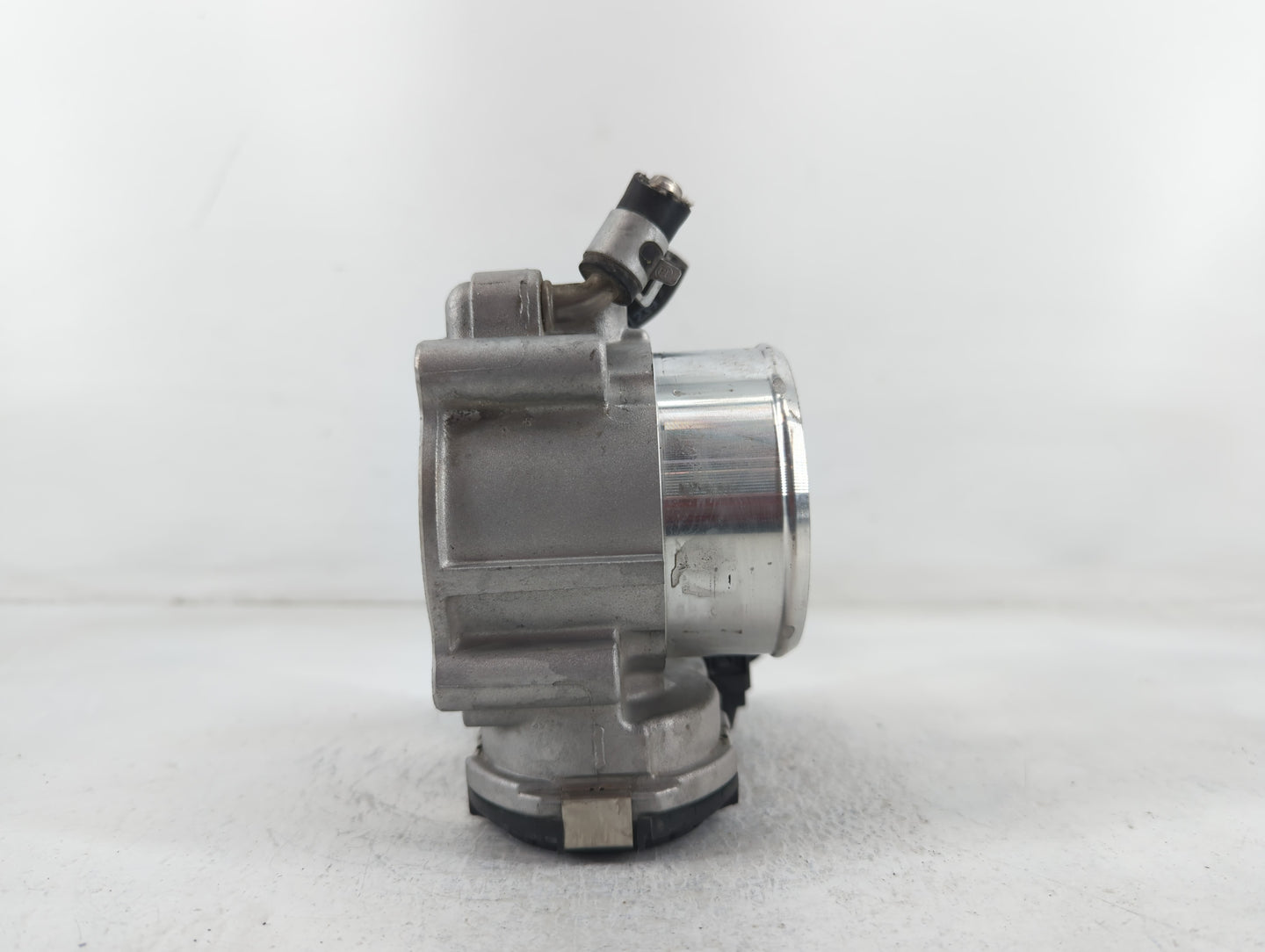 2017-2021 Kia Sportage Throttle Body P/N:0 280 750 618 35100-2G600 Fits Fits 2015 2016 2017 2018 2019 2020 2021 OEM Used Aut