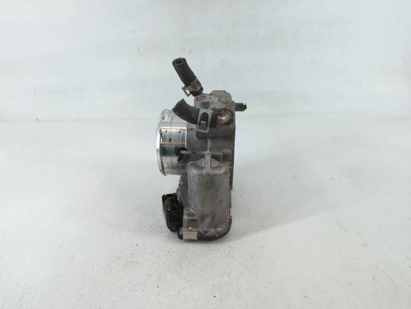 2017-2021 Kia Sportage Throttle Body P/N:35100-2G600 Fits Fits 2015 2016 2017 2018 2019 2020 2021 OEM Used Auto Parts - Oemu