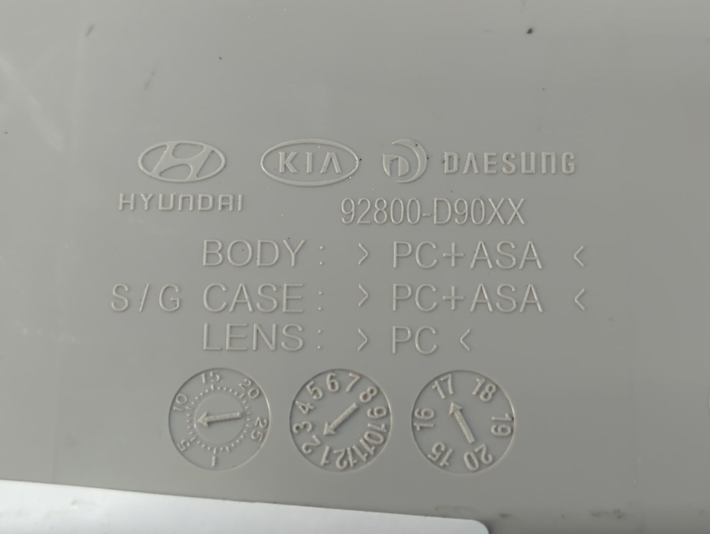 2017 Kia Sportage Overhead Roof Console - Oemusedautoparts1.com
