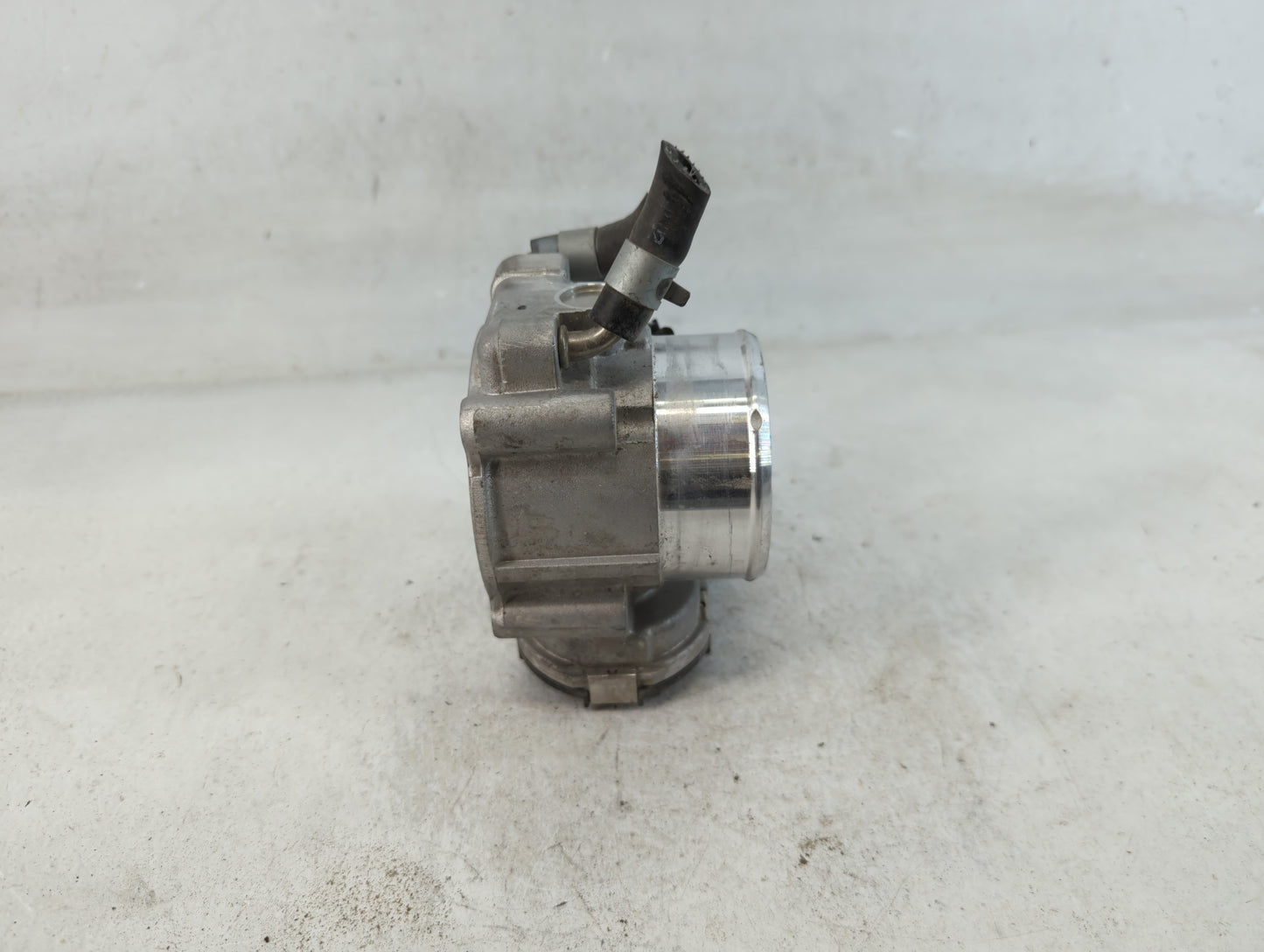 2017-2021 Kia Sportage Throttle Body P/N:35100-2G600 Fits Fits 2015 2016 2017 2018 2019 2020 2021 OEM Used Auto Parts - Oemu