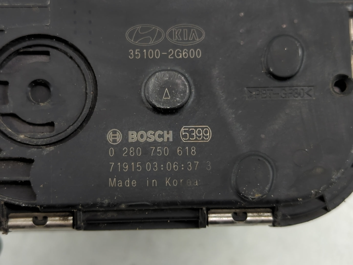2017-2021 Kia Sportage Throttle Body P/N:35100-2G600 Fits Fits 2015 2016 2017 2018 2019 2020 2021 OEM Used Auto Parts - Oemu