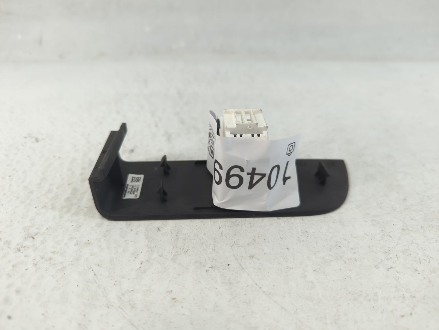 2017 Land Rover Discovery Master Power Window Switch Replacement Driver Side Left P/N:L0260284AC0 Fits OEM Used Auto Parts -
