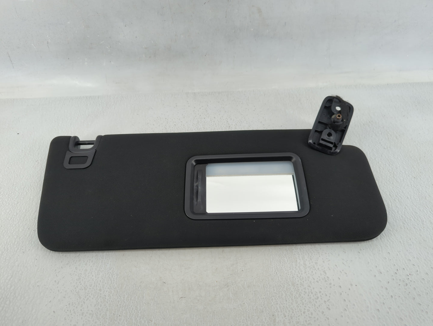 2017 Land Rover Discovery Sun Visor Shade Replacement Passenger Right Mirror Fits OEM Used Auto Parts - Oemusedautoparts1.co