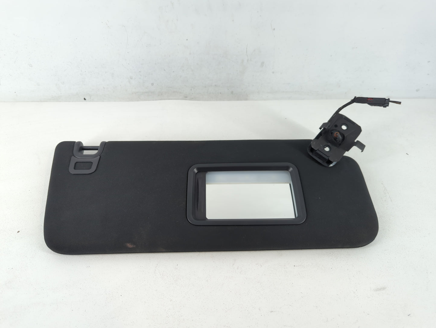 2017 Land Rover Discovery Sun Visor Shade Replacement Passenger Right Mirror Fits OEM Used Auto Parts - Oemusedautoparts1.co