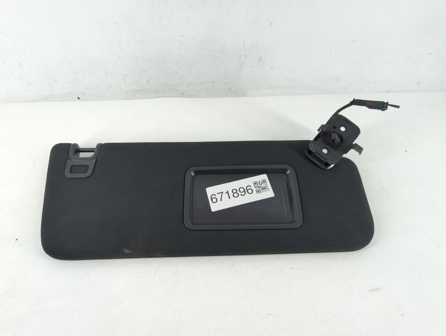 2017 Land Rover Discovery Sun Visor Shade Replacement Passenger Right Mirror Fits OEM Used Auto Parts - Oemusedautoparts1.co