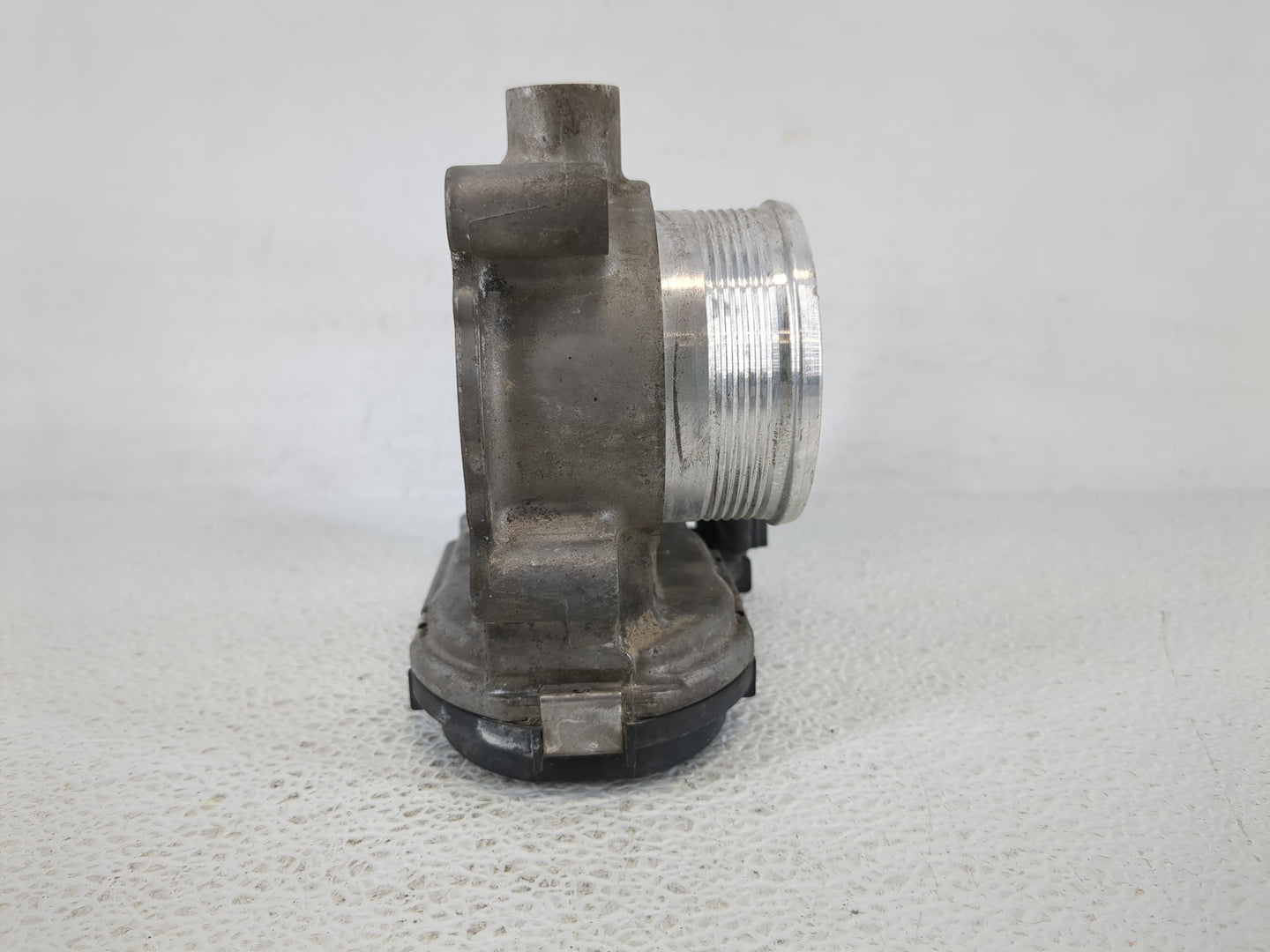 2015-2017 Land Rover Discovery Sport Throttle Body P/N:CM5E 9F991 AD Fits Fits 2014 2015 2016 2017 OEM Used Auto Parts - Oem