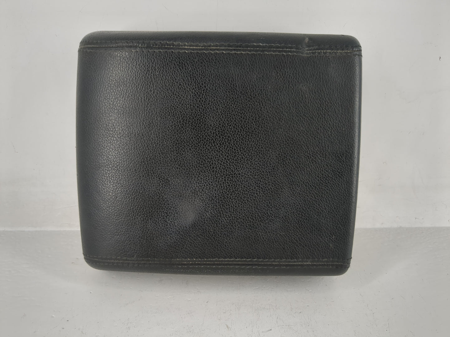 2015-2019 Land Rover Discovery Sport Center Console Armrest Cover Lid Fits Fits 2015 2016 2017 2018 2019 OEM Used Auto Parts