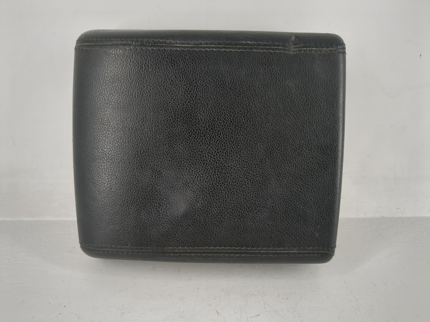 2015-2019 Land Rover Discovery Sport Center Console Armrest Cover Lid Fits Fits 2015 2016 2017 2018 2019 OEM Used Auto Parts