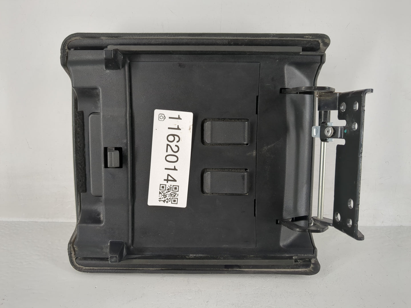 2015-2019 Land Rover Discovery Sport Center Console Armrest Cover Lid Fits Fits 2015 2016 2017 2018 2019 OEM Used Auto Parts