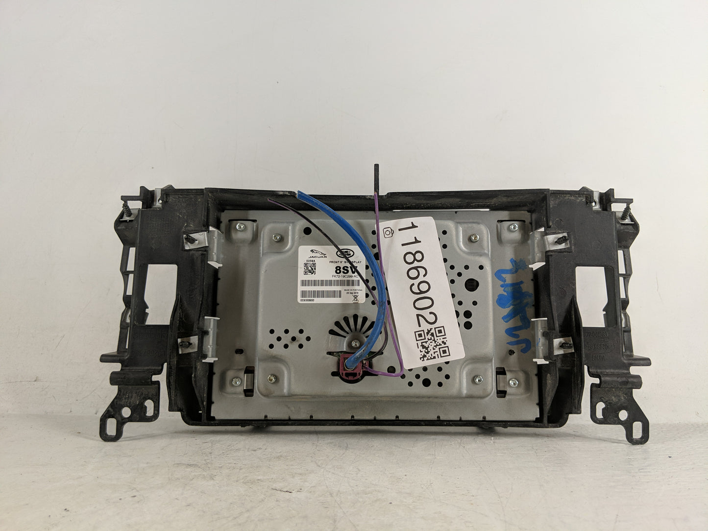 2015-2019 Land Rover Discovery Sport Information Display Screen - Oemusedautoparts1.com