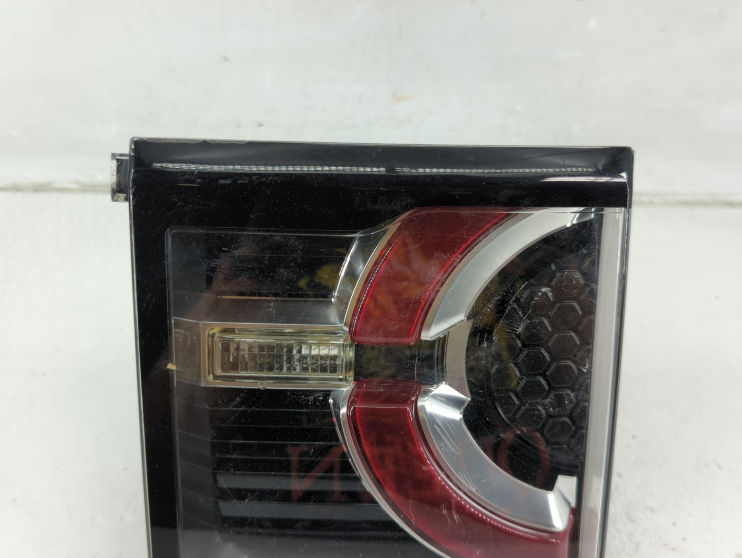2015-2019 Land Rover Discovery Sport Tail Light Assembly Passenger Right OEM P/N:FK72-13192-DH Fits Fits 2015 2016 2017 2018