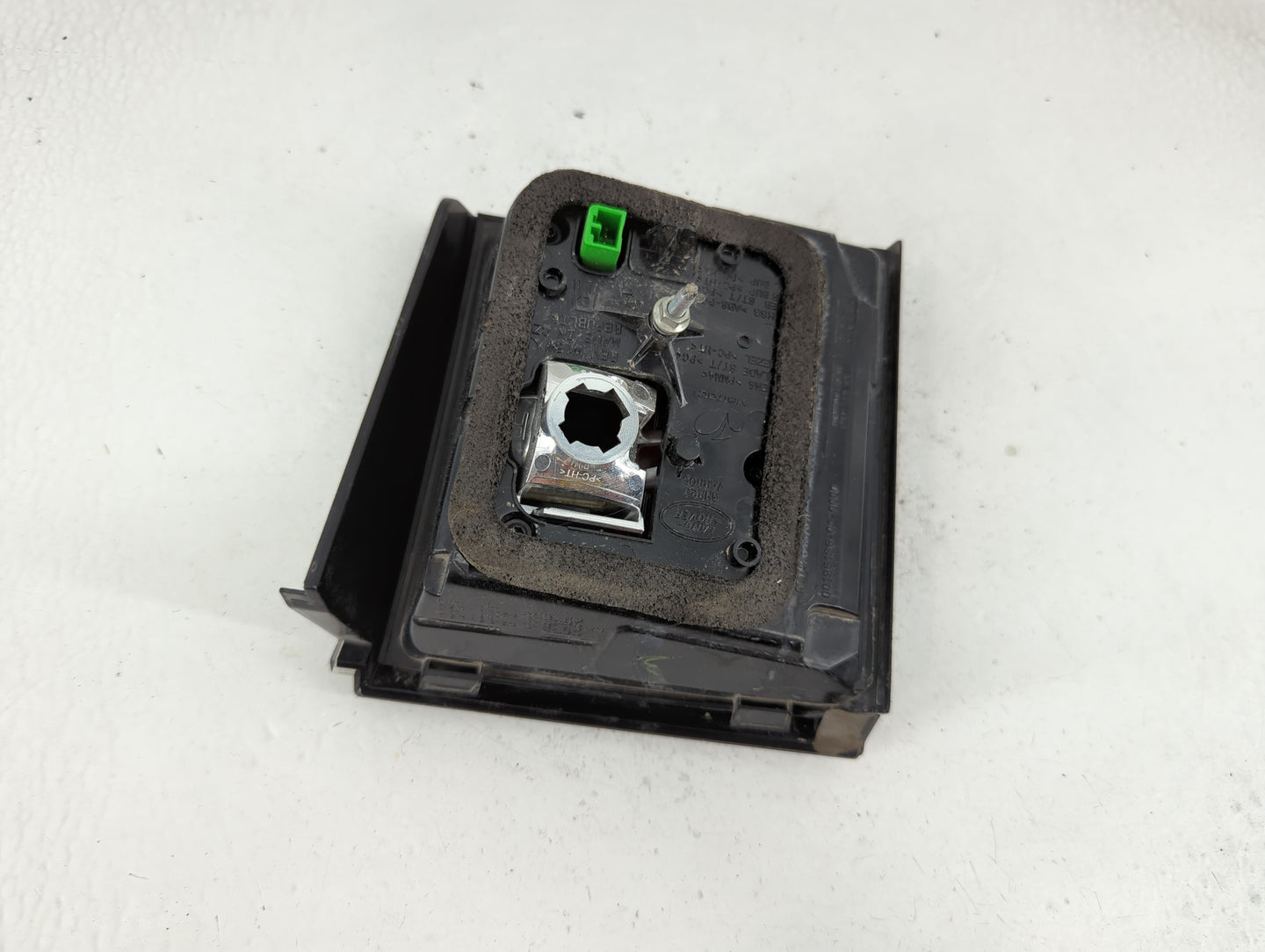 2015-2019 Land Rover Discovery Sport Tail Light Assembly Passenger Right OEM P/N:FK72-13192-DH Fits Fits 2015 2016 2017 2018