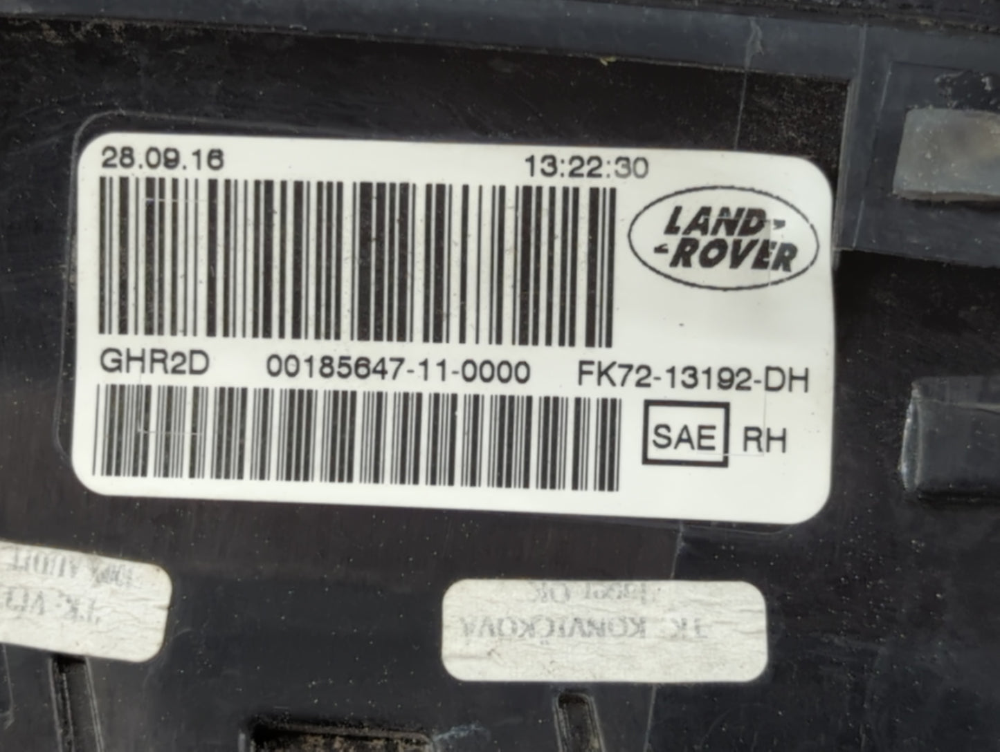 2015-2019 Land Rover Discovery Sport Tail Light Assembly Passenger Right OEM P/N:FK72-13192-DH Fits Fits 2015 2016 2017 2018