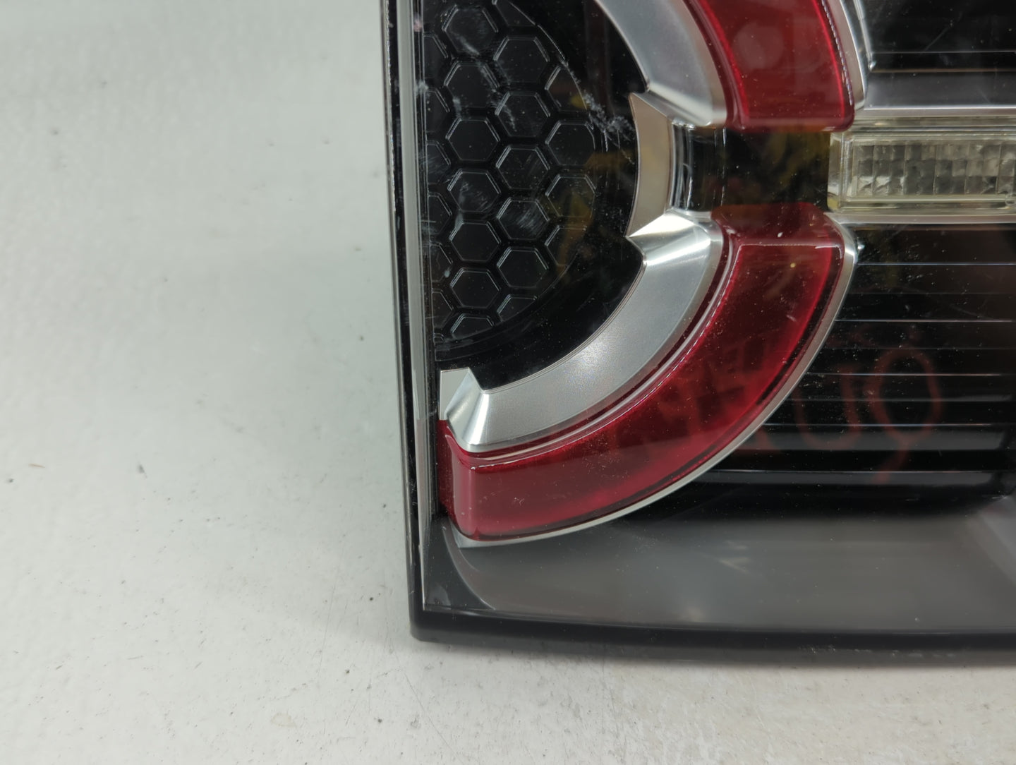 2015-2019 Land Rover Discovery Sport Tail Light Assembly Passenger Right OEM P/N:FK72-13193-DH Fits Fits 2015 2016 2017 2018