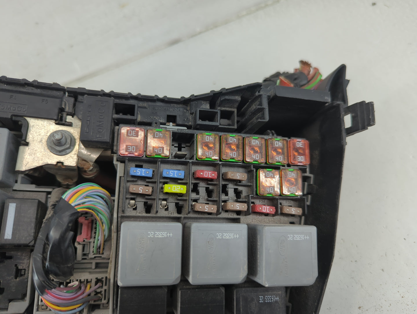 2015-2017 Land Rover Discovery Sport Fusebox Fuse Box Panel Relay Module P/N:28851 Fits Fits 2015 2016 2017 OEM Used Auto Pa