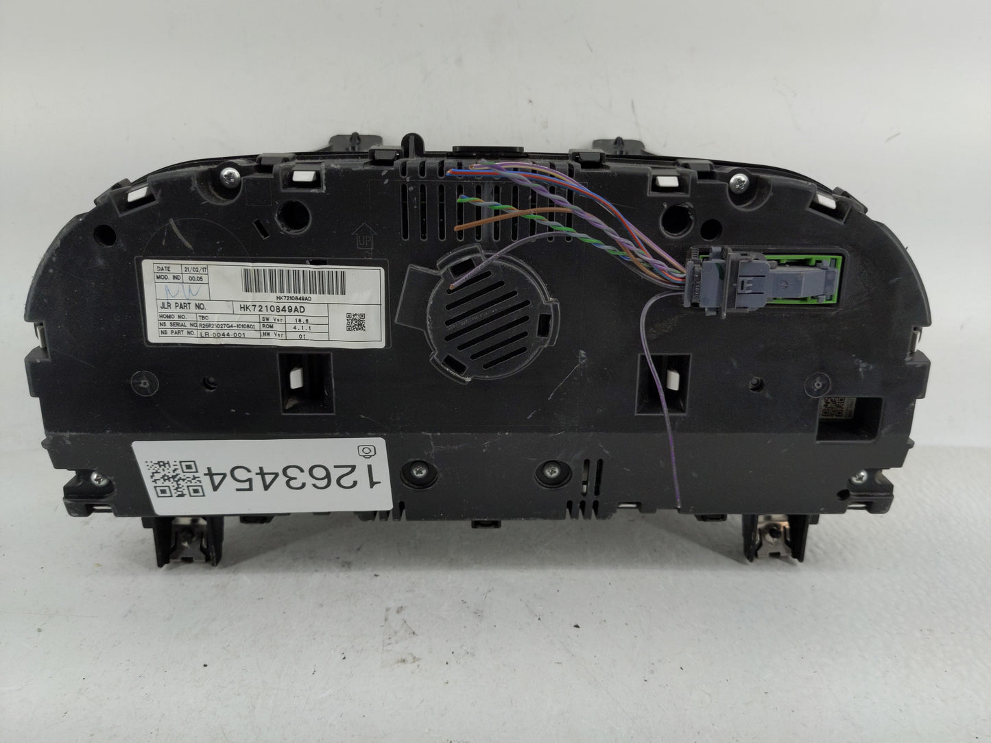 2017 Land Rover Discovery Sport Instrument Cluster Speedometer Gauges P/N:HK7210849AD Fits OEM Used Auto Parts - Oemusedauto