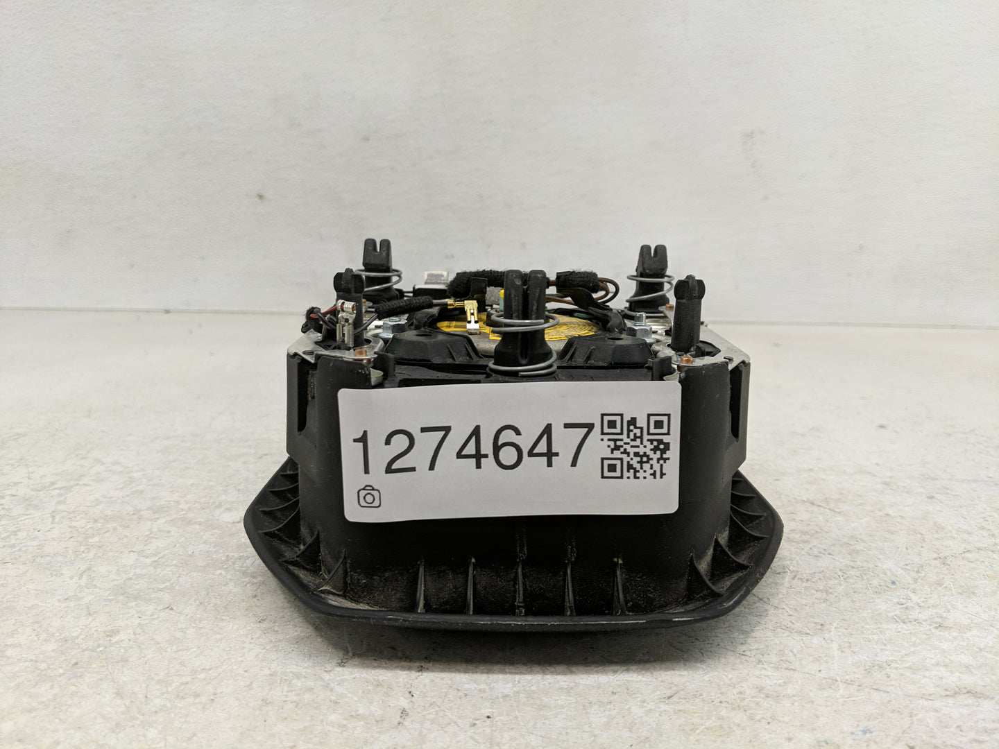 2017-2019 Land Rover Discovery Sport Air Bag Driver Left Steering Wheel Mounted Fits Fits 2017 2018 2019 OEM Used Auto Parts