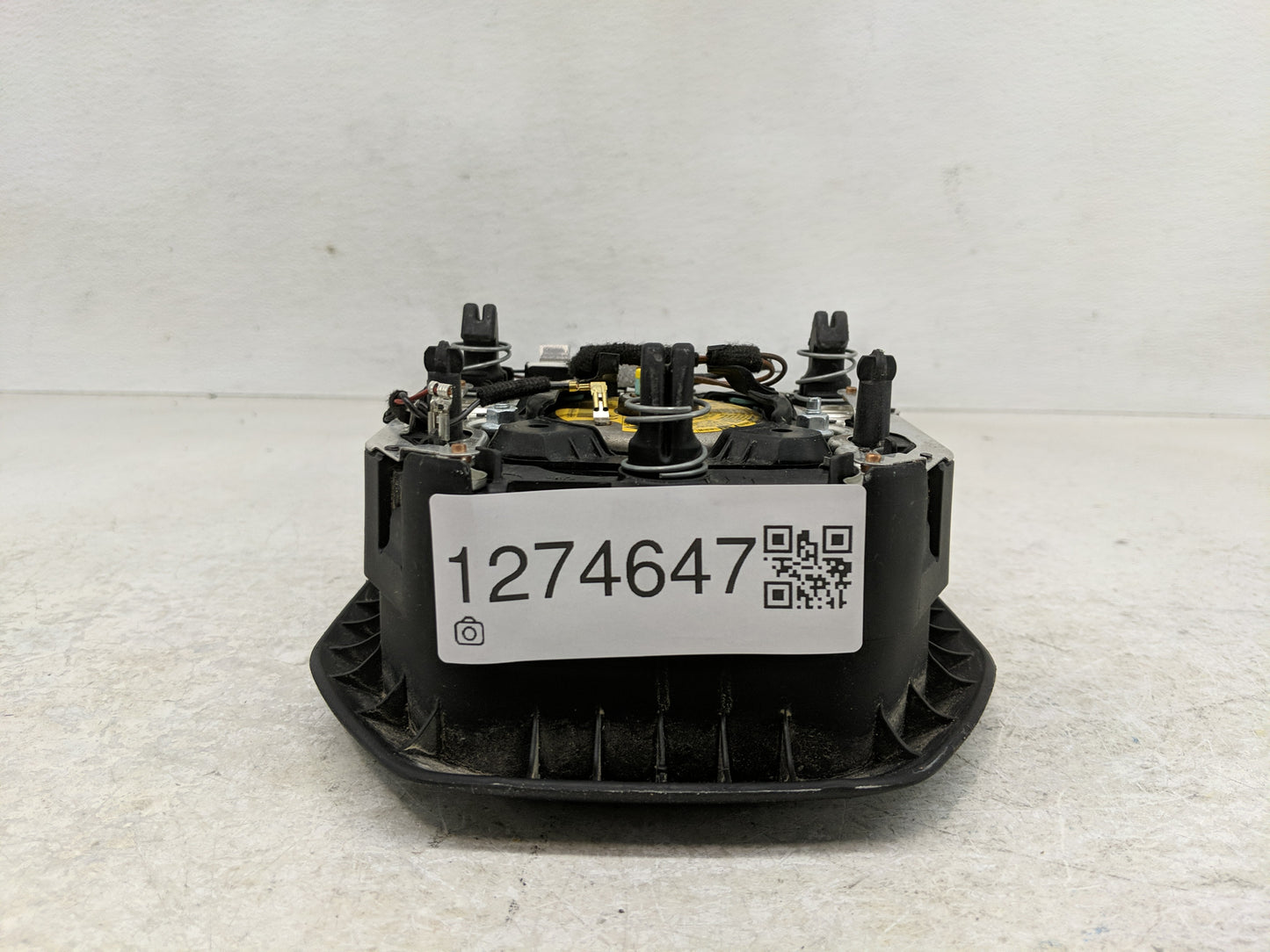 2017-2019 Land Rover Discovery Sport Air Bag Driver Left Steering Wheel Mounted Fits Fits 2017 2018 2019 OEM Used Auto Parts