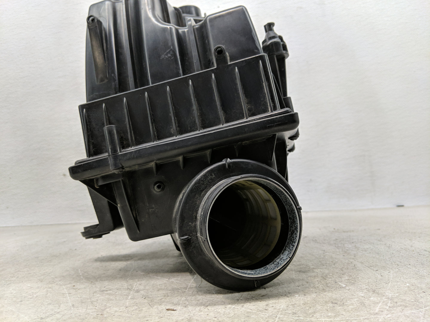 2015-2017 Land Rover Discovery Sport Air Cleaner Intake-duct Hose Tube - Oemusedautoparts1.com