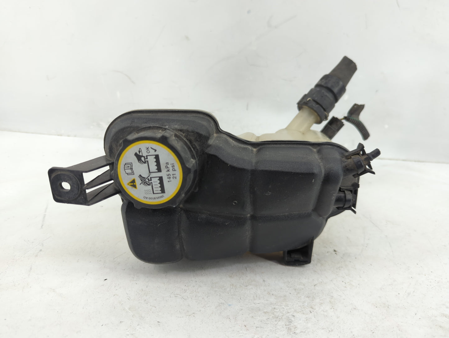 2015 Discovery Sport Radiator Coolant Overflow Expansion Tank Bottle - Oemusedautoparts1.com
