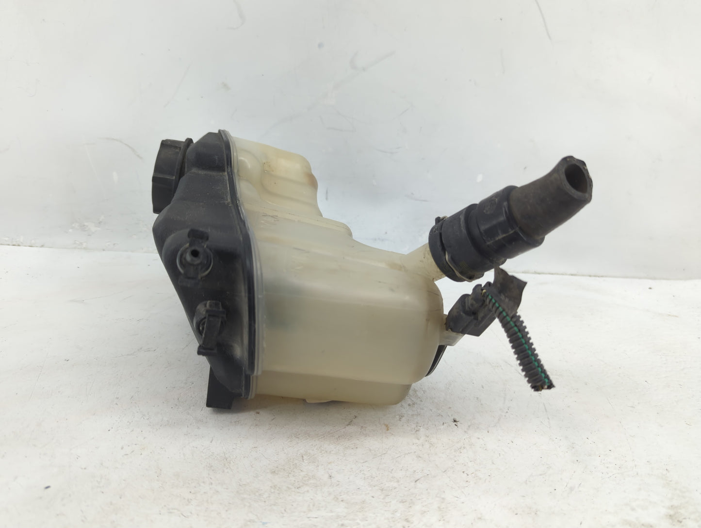 2015 Discovery Sport Radiator Coolant Overflow Expansion Tank Bottle - Oemusedautoparts1.com