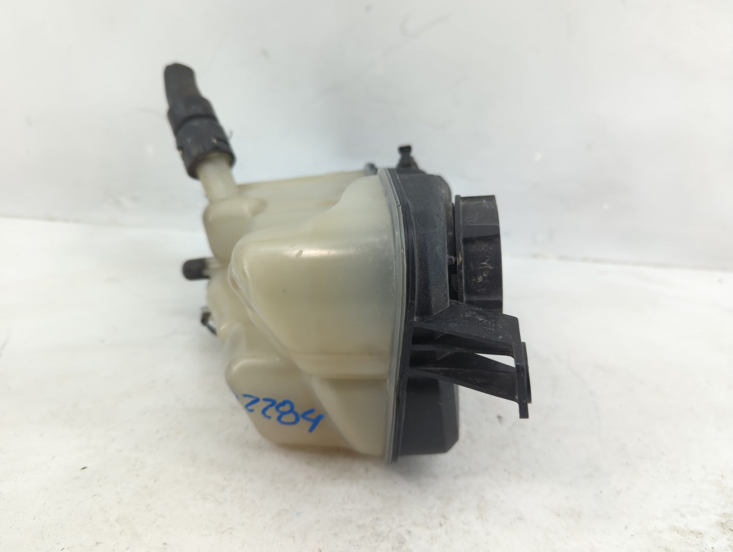 2015 Discovery Sport Radiator Coolant Overflow Expansion Tank Bottle - Oemusedautoparts1.com