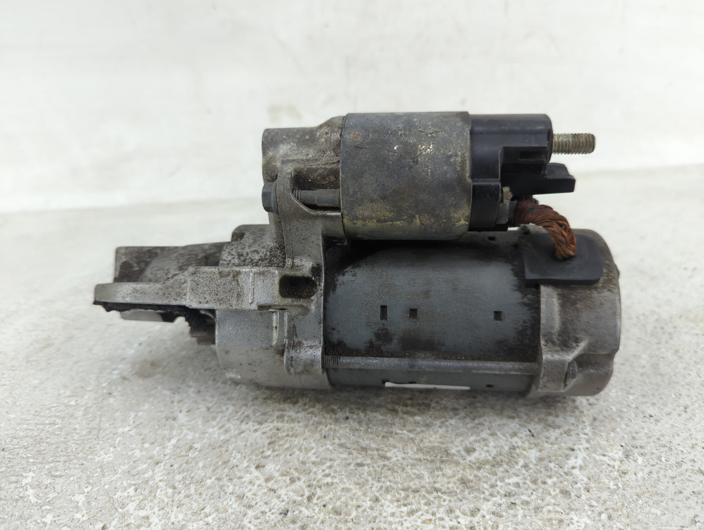 2015-2017 Land Rover Discovery Sport Car Starter Motor Solenoid OEM Fits Fits 2015 2016 2017 OEM Used Auto Parts - Oemusedau