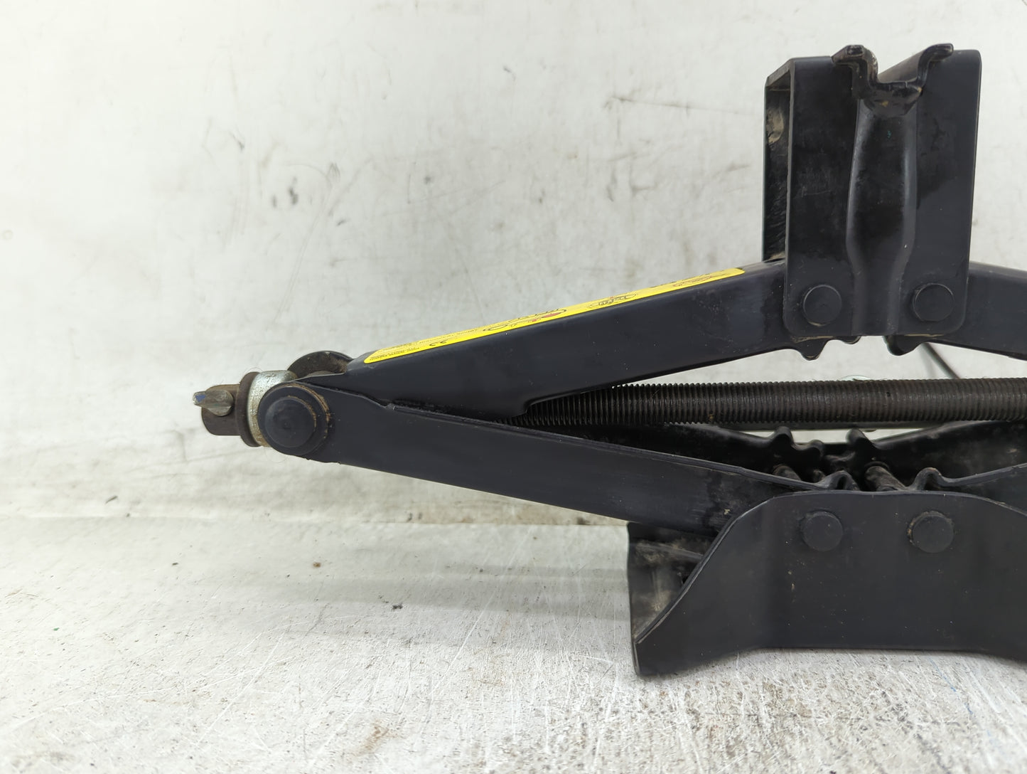 2017 Land Rover Discovery Sport Spare Scissor Car Jack - Oemusedautoparts1.com