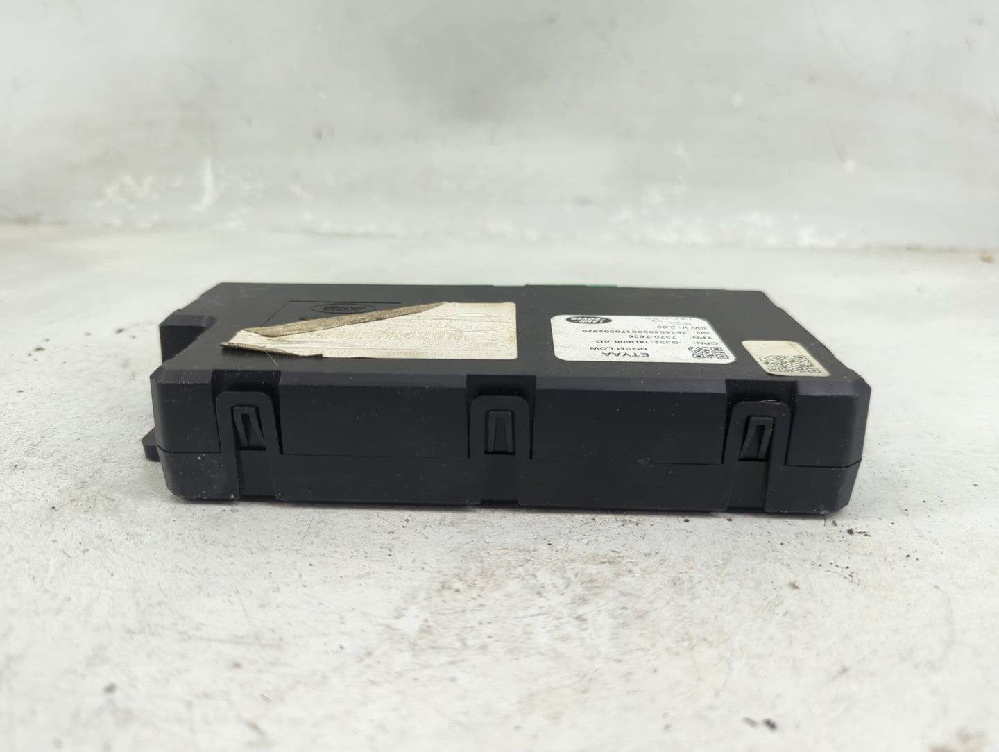 2017 Land Rover Discovery Sport Radio AM FM Cd Player Receiver Replacement Fits OEM Used Auto Parts - Oemusedautoparts1.com