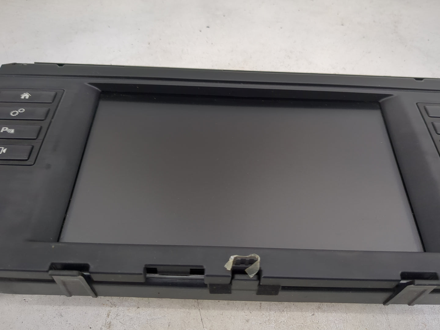 2015-2019 Land Rover Discovery Sport Information Display Screen 1483854 - Oemusedautoparts1.com