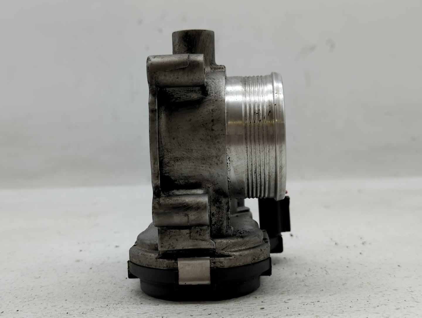 2015-2017 Land Rover Discovery Sport Throttle Body P/N:CM5E-9F991-AD Fits Fits 2014 2015 2016 2017 OEM Used Auto Parts - Oem