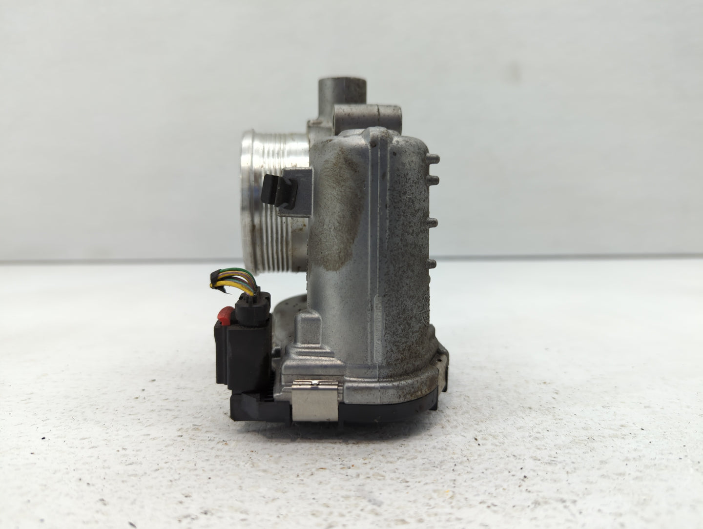 2015-2017 Land Rover Discovery Sport Throttle Body P/N:16018 CF335 Fits Fits 2014 2015 2016 2017 OEM Used Auto Parts - Oemus