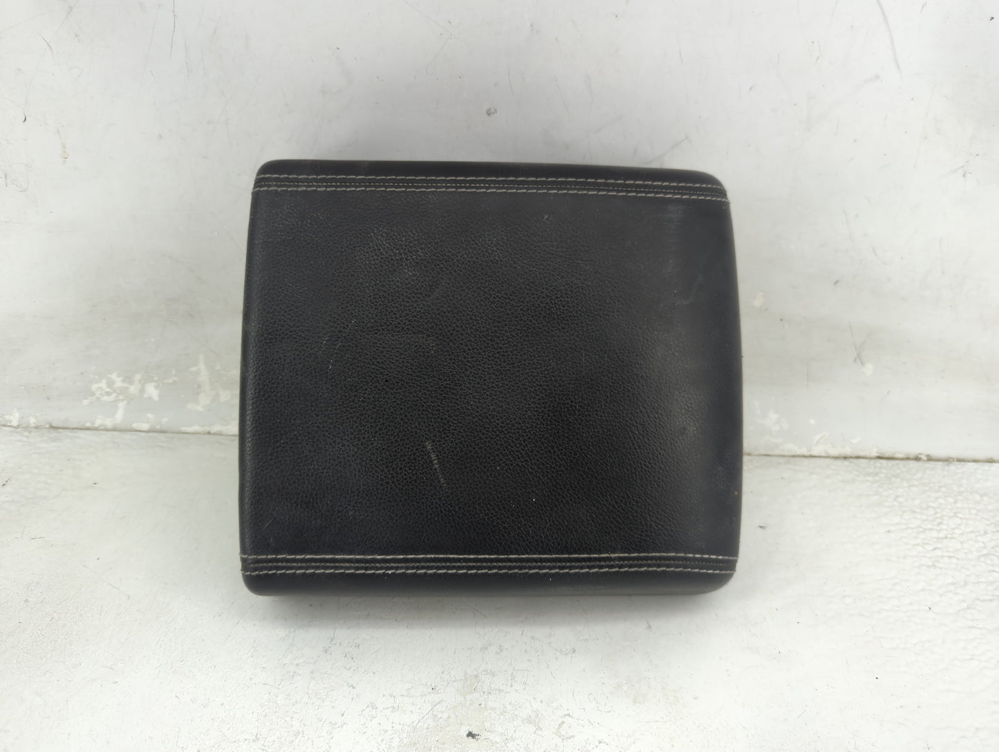 2017 Land Rover Evoque Center Console Armrest Cover Lid Fits OEM Used Auto Parts - Oemusedautoparts1.com