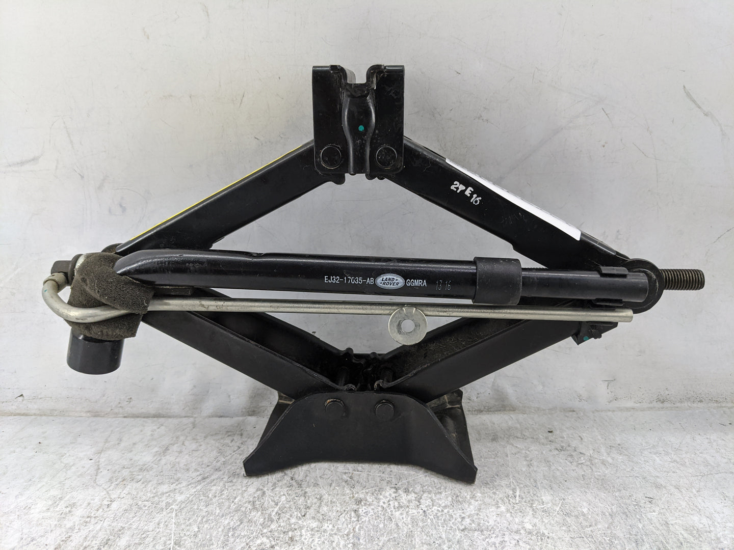 2017 Land Rover Evoque Spare Scissor Car Jack Black - Oemusedautoparts1.com