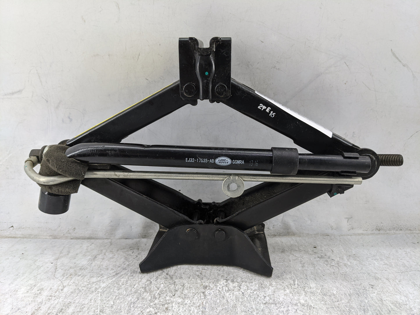 2017 Land Rover Evoque Spare Scissor Car Jack Black - Oemusedautoparts1.com